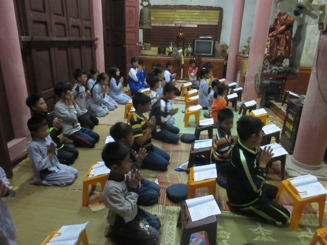 Thái Bình: Lớp học đặc biệt tại chùa bệnh viện Phong – Da liễu Văn Môn