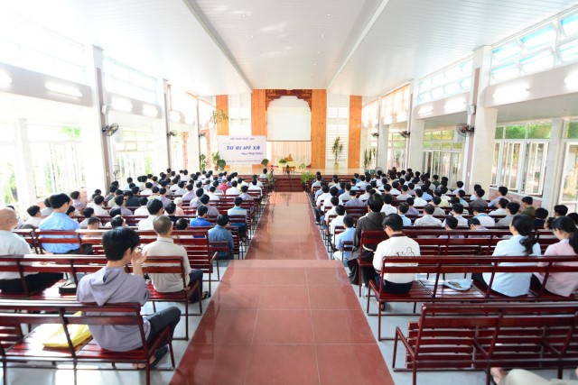 TT. Thích Nhật Từ chia sẻ về lòng từ bi tại Chủng Viện Phanxicô