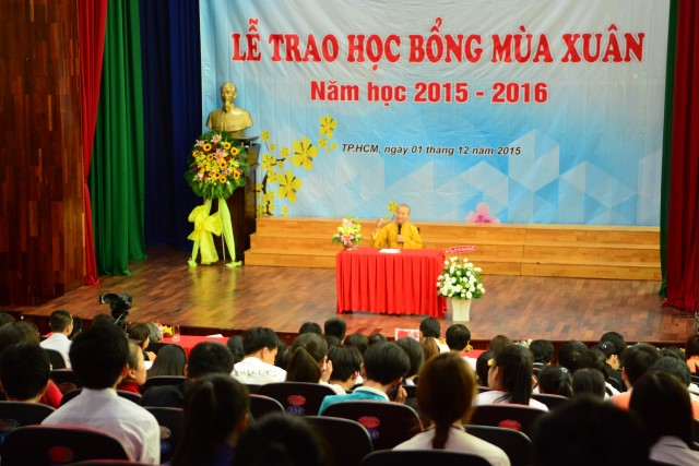 TT. Thích Nhật Từ chia sẻ về lối sống với sinh viên trường Đại học KHXH&amp;NV TP. HCM