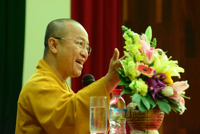 TT. Thích Nhật Từ chia sẻ về lối sống với sinh viên trường Đại học KHXH&amp;NV TP. HCM