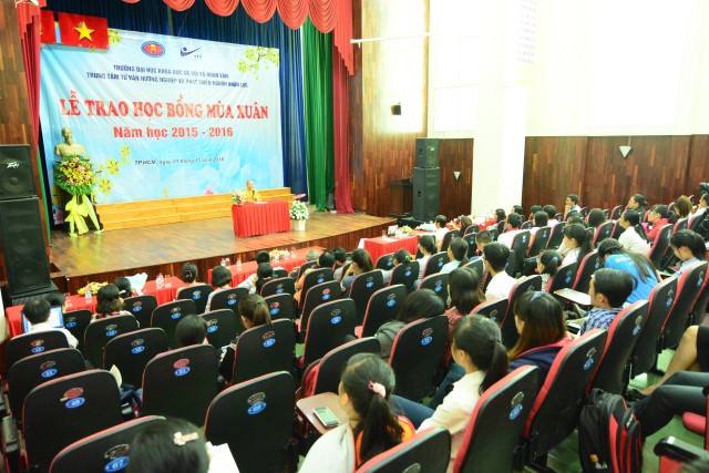 TT. Thích Nhật Từ chia sẻ về lối sống với sinh viên trường Đại học KHXH&amp;NV TP. HCM