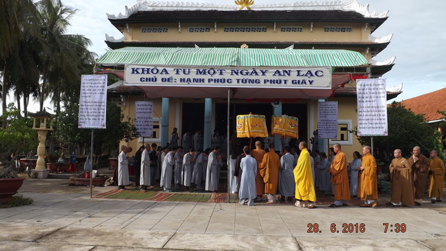 Ban Hoằng pháp thị xã Ninh Hòa tổ chức khóa tu “Một ngày an lạc” lần thứ I