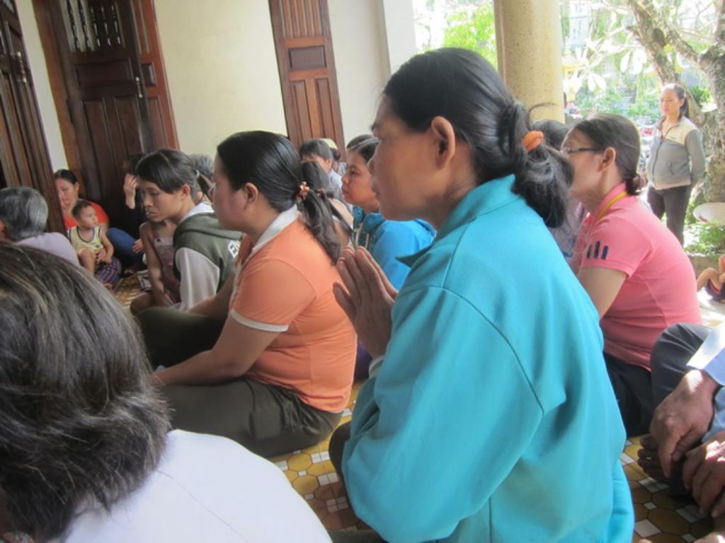 Đoàn từ thiện Hương Từ Bi tặng quà tại chùa Khánh Long