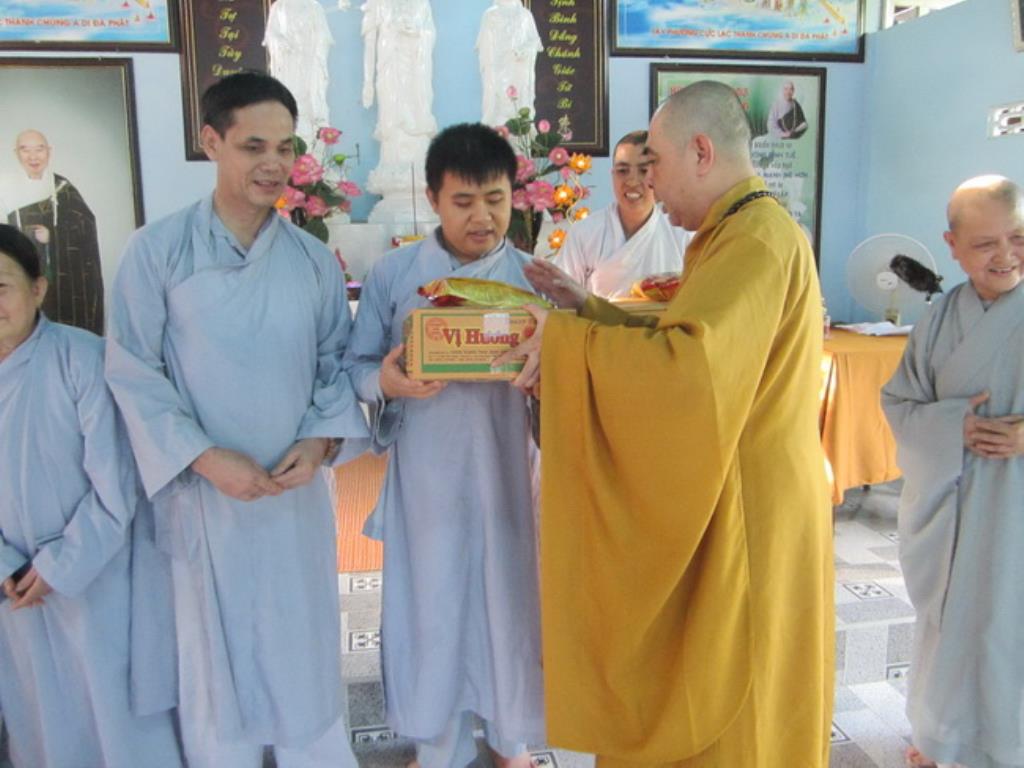 Khóa tu dành cho người khiếm thị tại chùa Minh Châu