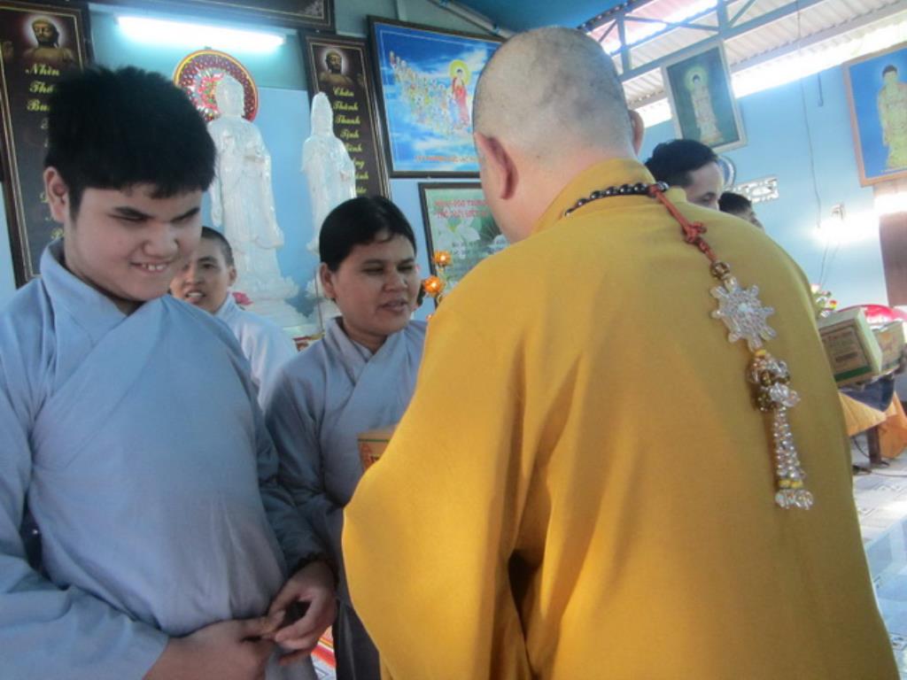 Khóa tu dành cho người khiếm thị tại chùa Minh Châu