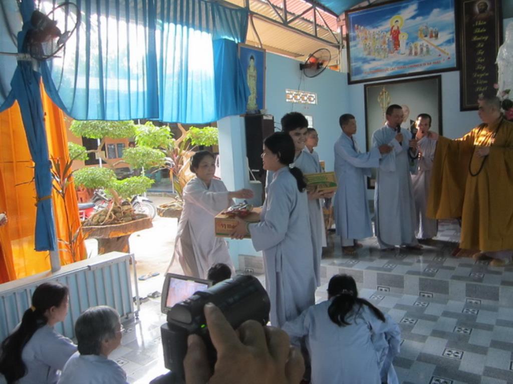 Khóa tu dành cho người khiếm thị tại chùa Minh Châu