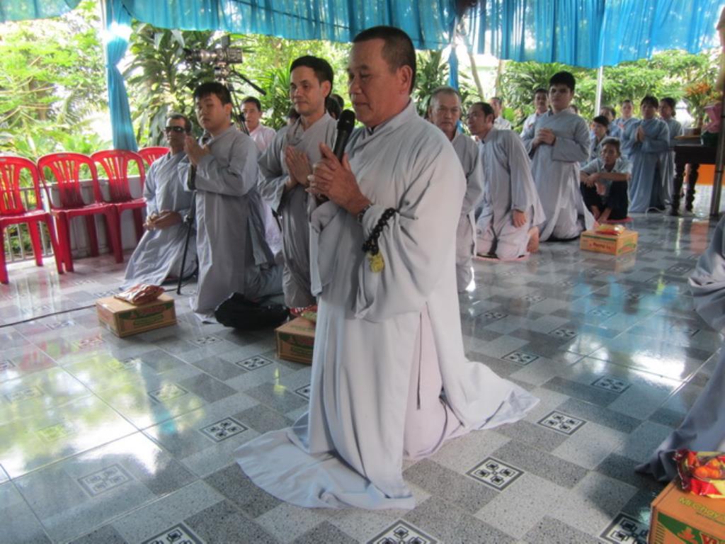 Khóa tu dành cho người khiếm thị tại chùa Minh Châu