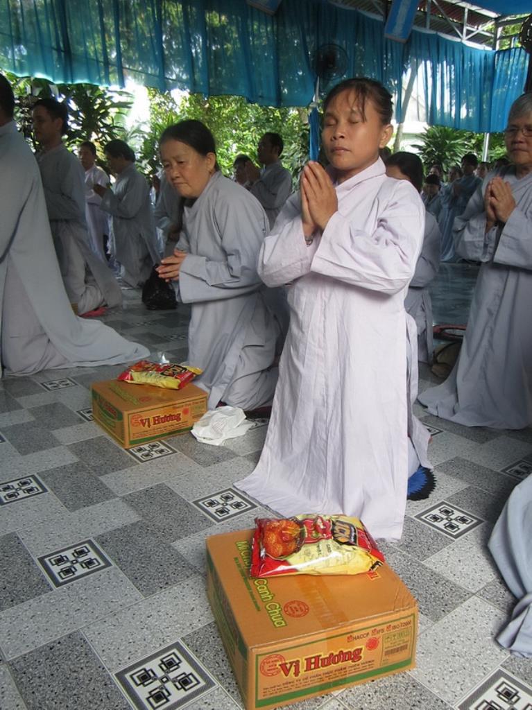 Khóa tu dành cho người khiếm thị tại chùa Minh Châu