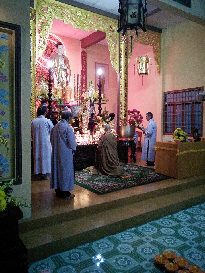 Khánh Hòa:  Chùa Sắc tứ Minh Thiện đêm Hoa đăng kính mừng Khánh đản Phật A Di Đà