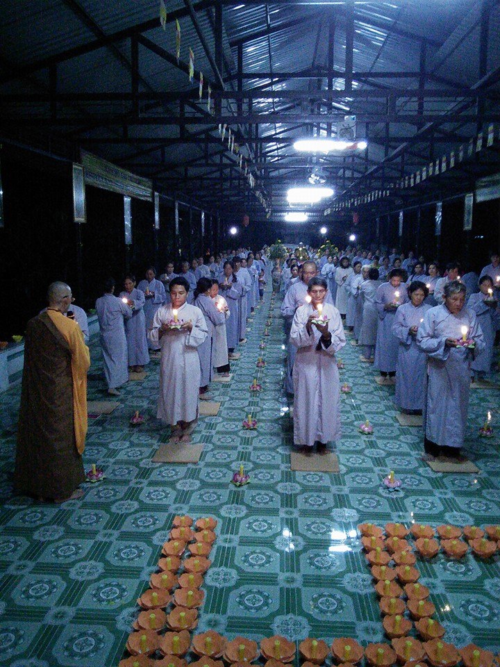 Khánh Hòa:  Chùa Sắc tứ Minh Thiện đêm Hoa đăng kính mừng Khánh đản Phật A Di Đà