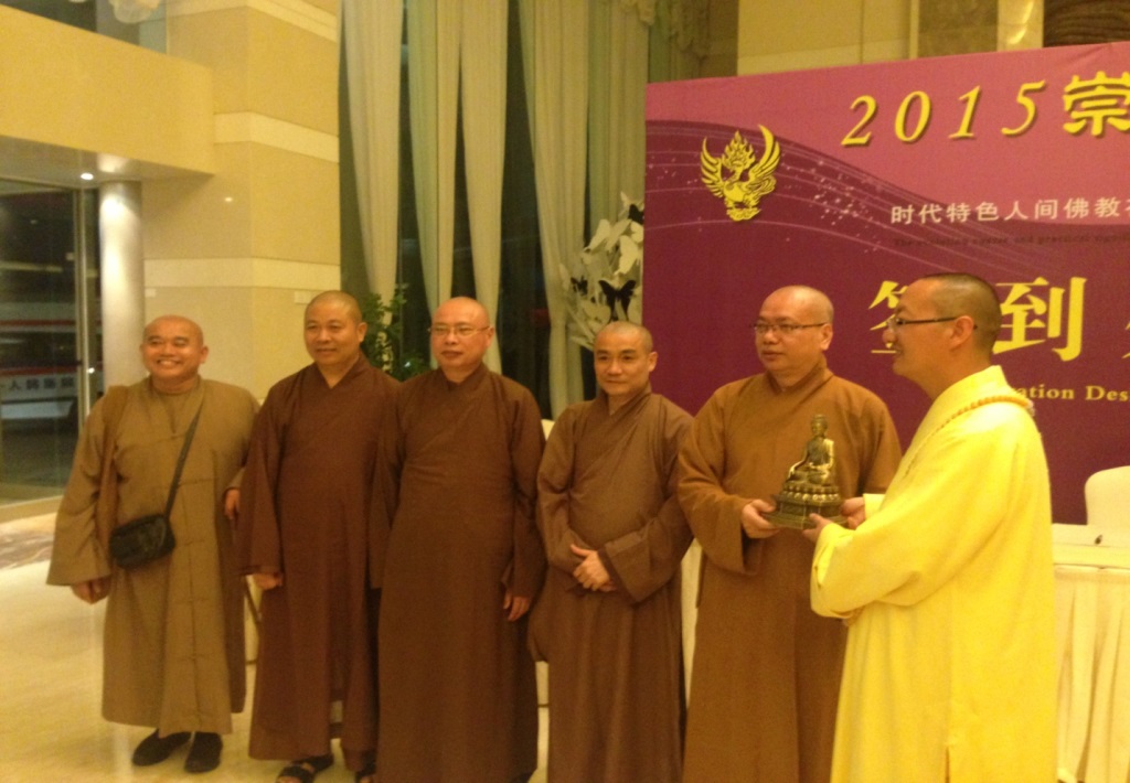 Ba trăm năm mươi năm sau Tổ đức linh thiêng đã dẫn lối cho chúng con về để đạo mạch lại tiếp nối