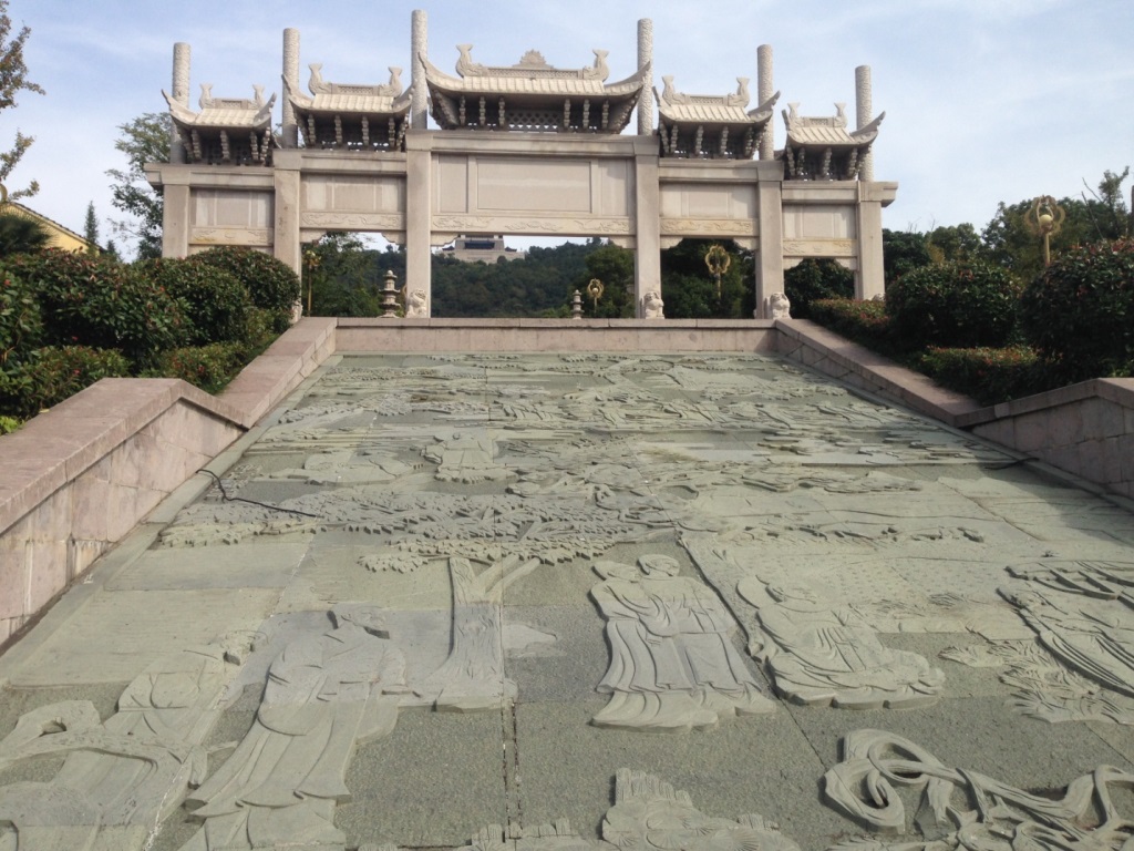 Ba trăm năm mươi năm sau Tổ đức linh thiêng đã dẫn lối cho chúng con về để đạo mạch lại tiếp nối