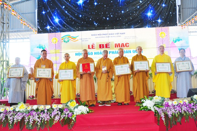Trang nghiêm Bế mạc Hội thảo Hoằng pháp toàn quốc năm 2015