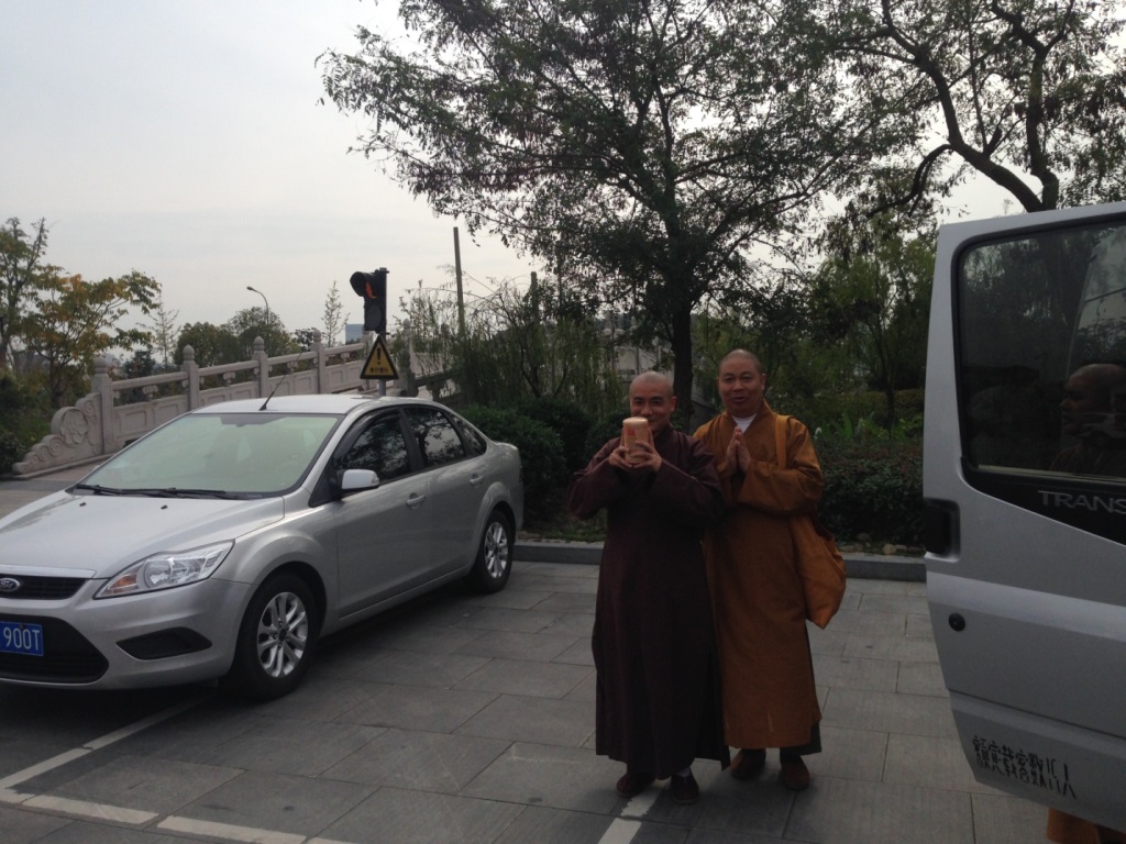 Ba trăm năm mươi năm sau Tổ đức linh thiêng đã dẫn lối cho chúng con về để đạo mạch lại tiếp nối