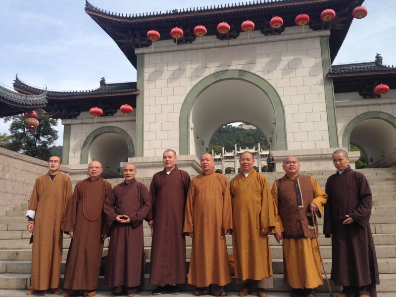 Ba trăm năm mươi năm sau Tổ đức linh thiêng đã dẫn lối cho chúng con về để đạo mạch lại tiếp nối