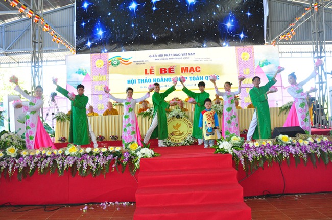 Trang nghiêm Bế mạc Hội thảo Hoằng pháp toàn quốc năm 2015