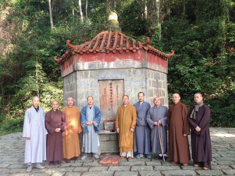 Ba trăm năm mươi năm sau Tổ đức linh thiêng đã dẫn lối cho chúng con về để đạo mạch lại tiếp nối