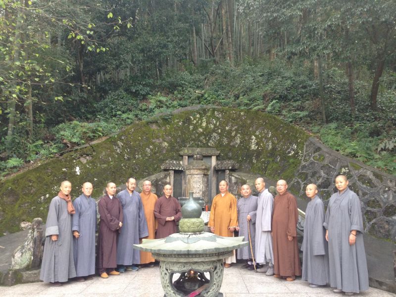 Ba trăm năm mươi năm sau Tổ đức linh thiêng đã dẫn lối cho chúng con về để đạo mạch lại tiếp nối