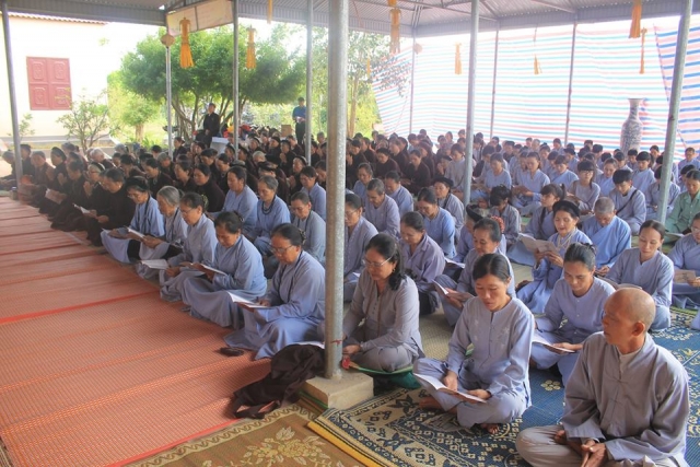 Thanh Hóa: Phật tử về chùa Vạn Linh tham dự khóa tu