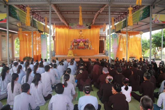 Thanh Hóa: Phật tử về chùa Vạn Linh tham dự khóa tu