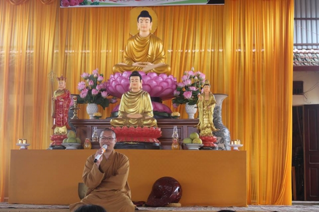 Thanh Hóa: Phật tử về chùa Vạn Linh tham dự khóa tu