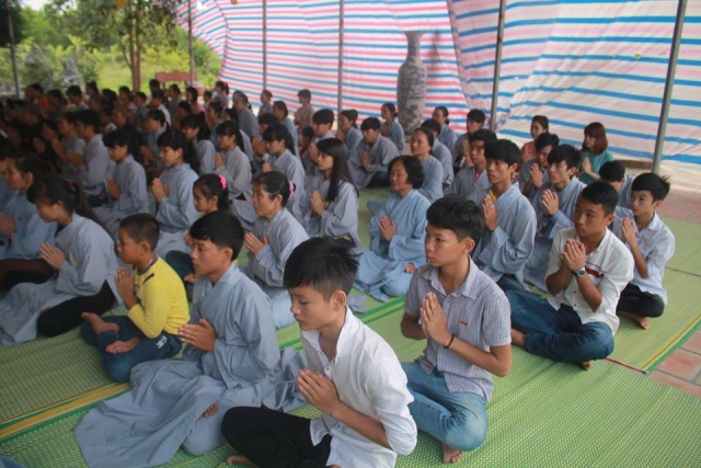 Thanh Hóa: Phật tử về chùa Vạn Linh tham dự khóa tu