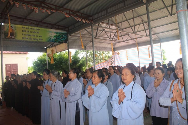 Thanh Hóa: Phật tử về chùa Vạn Linh tham dự khóa tu