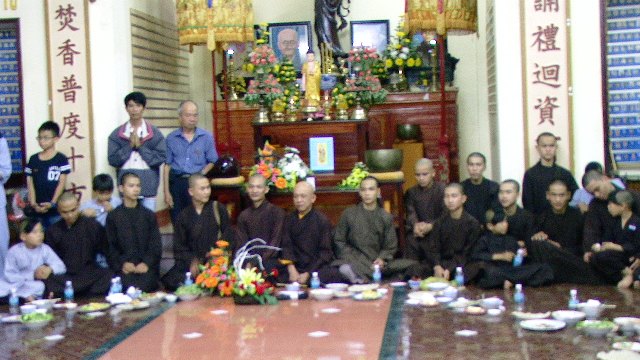 Khánh Hòa: Chùa Linh Thứu họp mặt chúc mừng Bổn sư nhân ngày Nhà giáo Việt Nam