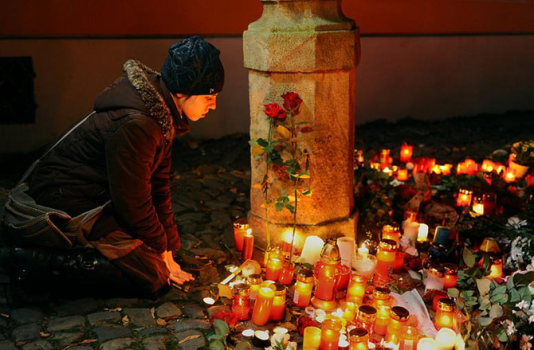 Thư Sư cô Mai Nghiêm gửi Tổng thống Pháp bốn ngày sau biến cố 13/11 tại Paris