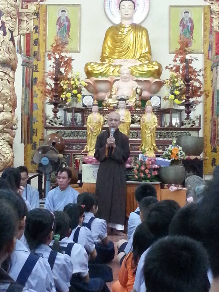 Khánh Hòa: Chùa Linh Thứu họp mặt chúc mừng Bổn sư nhân ngày Nhà giáo Việt Nam