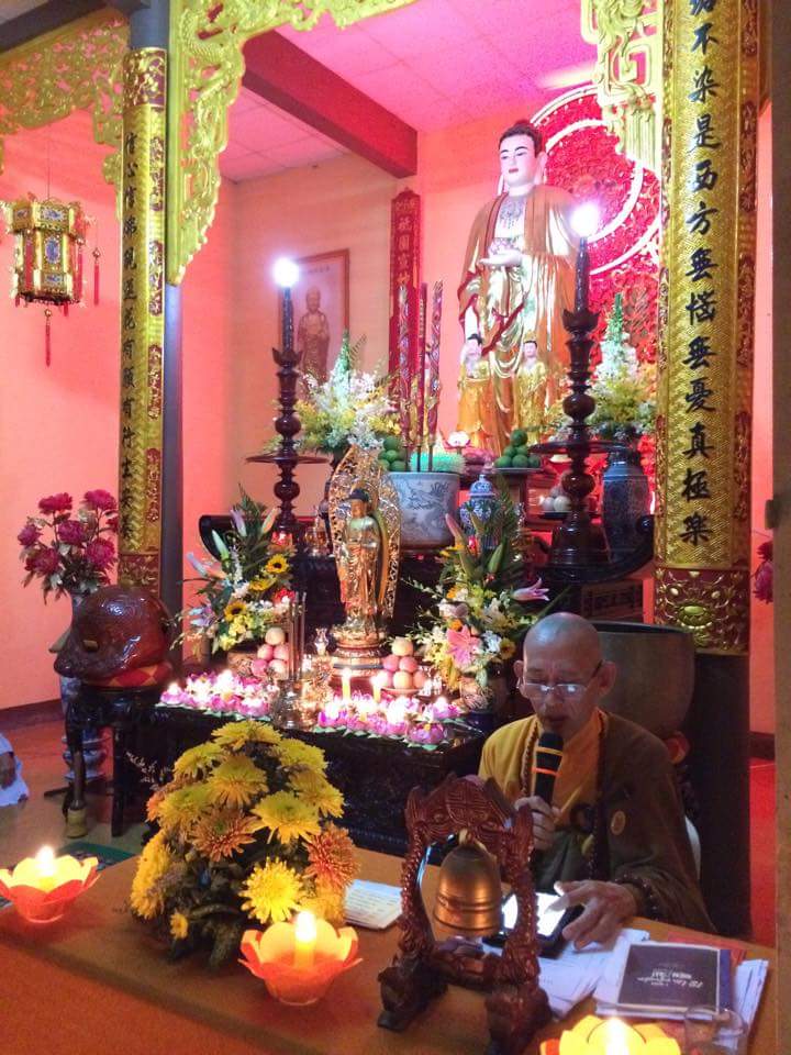 Khánh Hòa:  Chùa Sắc tứ Minh Thiện đêm Hoa đăng kính mừng Khánh đản Phật A Di Đà