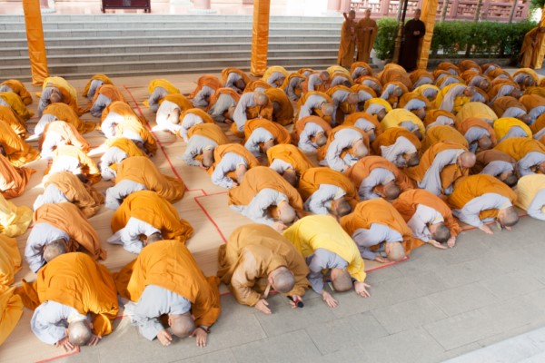 Hình Ảnh: Đại Giới Đàn Trí Đức-Giáo Giới Hành Nghi-Tuần Chiếu