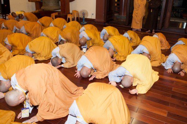 Hình Ảnh: Đại Giới Đàn Trí Đức-Giáo Giới Hành Nghi-Tuần Chiếu