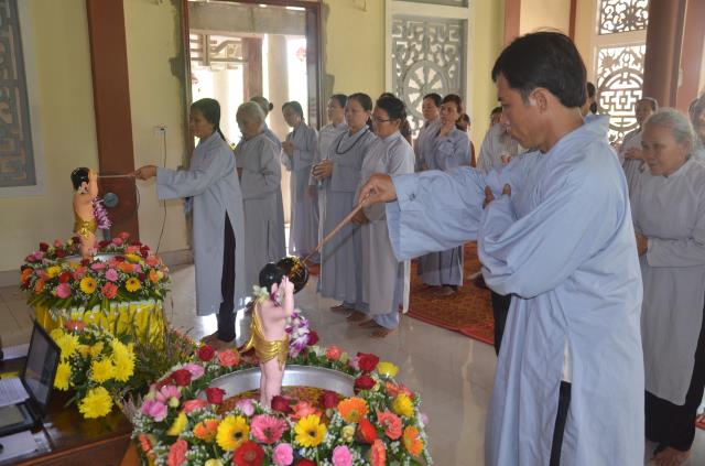 Quảng Trị: Thiêng liêng lễ rước Phật đản sanh vào làng