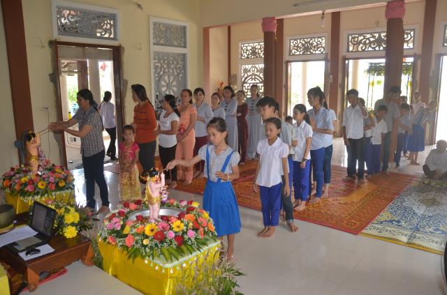 Quảng Trị: Thiêng liêng lễ rước Phật đản sanh vào làng
