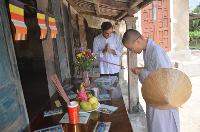 Quảng Trị: Thiêng liêng lễ rước Phật đản sanh vào làng