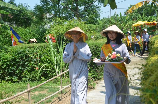 Quảng Trị: Thiêng liêng lễ rước Phật đản sanh vào làng