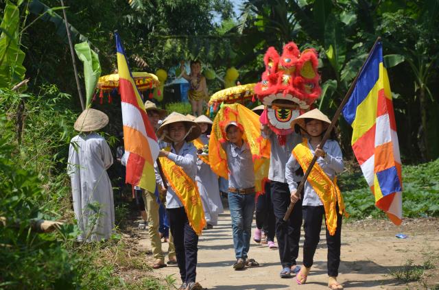 Quảng Trị: Thiêng liêng lễ rước Phật đản sanh vào làng
