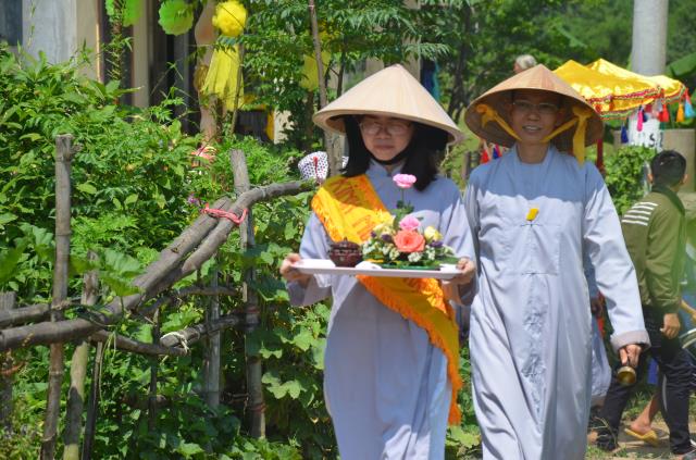 Quảng Trị: Thiêng liêng lễ rước Phật đản sanh vào làng