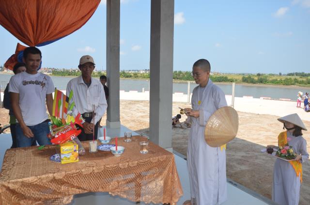 Quảng Trị: Thiêng liêng lễ rước Phật đản sanh vào làng