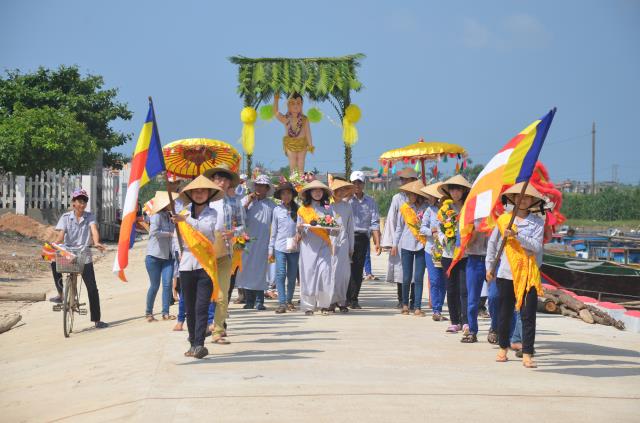 Quảng Trị: Thiêng liêng lễ rước Phật đản sanh vào làng