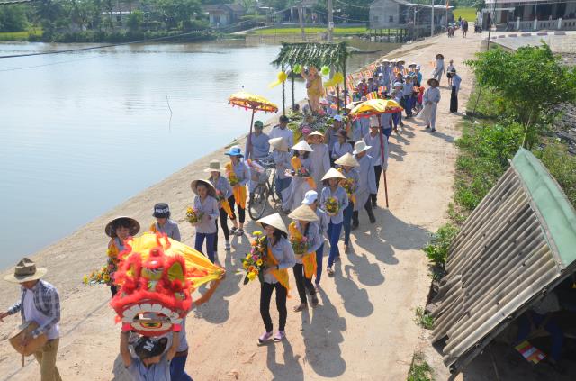 Quảng Trị: Thiêng liêng lễ rước Phật đản sanh vào làng