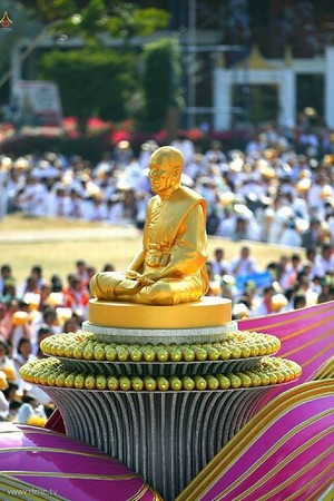 Thái Lan: Hình ảnh Tu viện Wat Phra Dhammakaya tổ chức cuộc Hành hương vì hòa bình