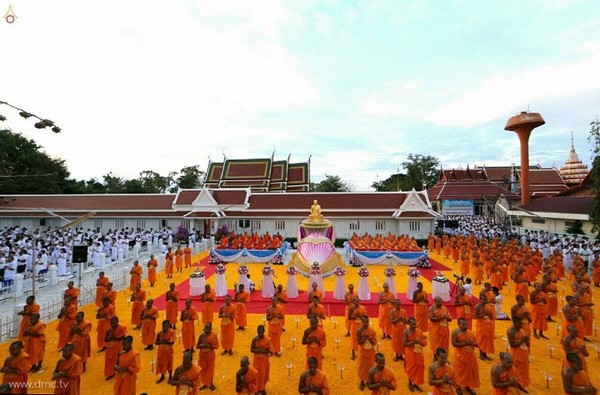 Thái Lan: Chùm ảnh diễu hành quanh Phố phường dịp kỷ niệm ngày Phật Thành đạo