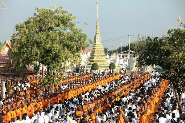 Thái Lan: Hình ảnh Tu viện Wat Phra Dhammakaya tổ chức cuộc Hành hương vì hòa bình