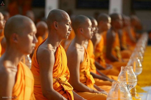 Thái Lan: Hình ảnh Tu viện Wat Phra Dhammakaya tổ chức cuộc Hành hương vì hòa bình