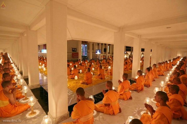 Thái Lan: Hình ảnh Tu viện Wat Phra Dhammakaya tổ chức cuộc Hành hương vì hòa bình