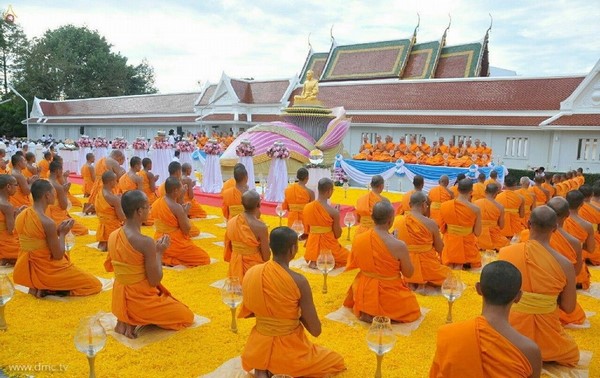 Thái Lan: Chùm ảnh diễu hành quanh Phố phường dịp kỷ niệm ngày Phật Thành đạo