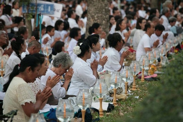 Thái Lan: Chùm ảnh diễu hành quanh Phố phường dịp kỷ niệm ngày Phật Thành đạo
