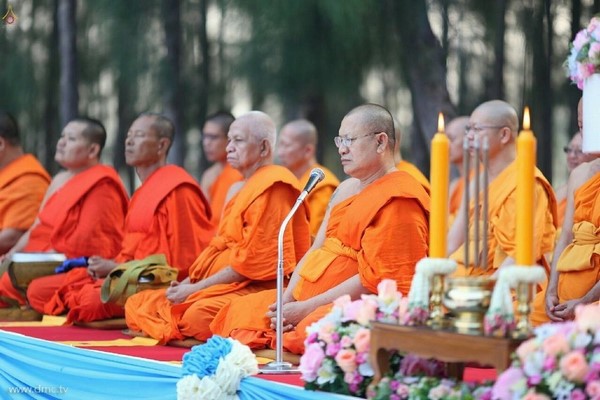 Thái Lan: Hình ảnh Tu viện Wat Phra Dhammakaya tổ chức cuộc Hành hương vì hòa bình